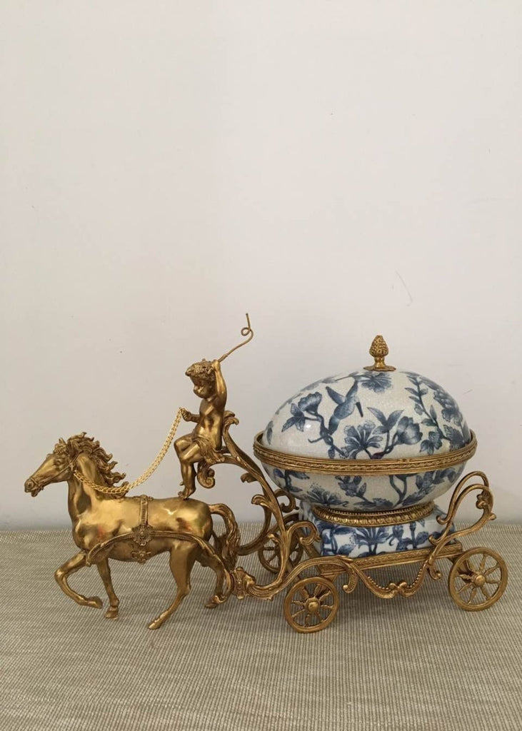 Decorative Horse-Drawn Trama - westmenlights